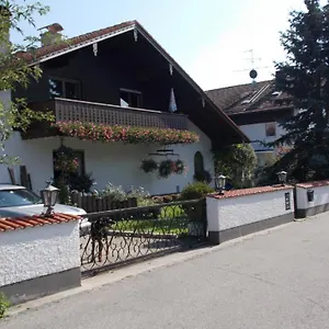 karl-stieler-str-one-room-in-a-2-room-appartment-lot-space.com-bavaria.com/
